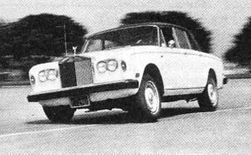 Rolls-Royce Silver Shadow II in een test-situatie.