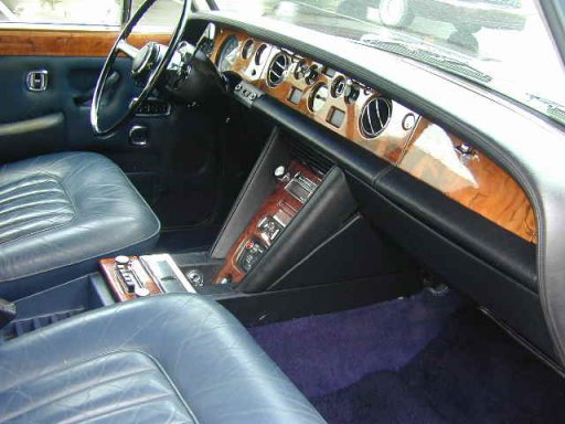 Dashboard van een Amerikaanse Silver Shadow uit 1974.